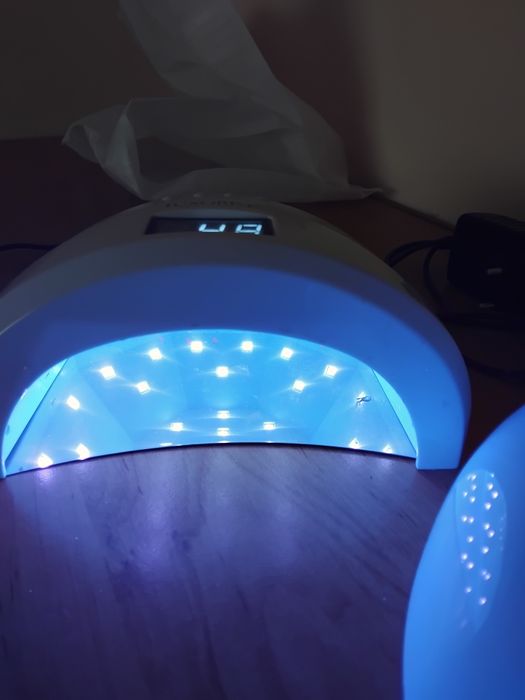 Лед лампи за маникюр
