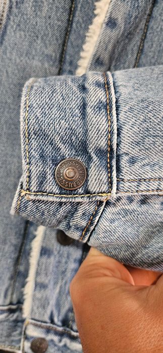 Jacheta jeans imblanita Levi's Premium - masura M