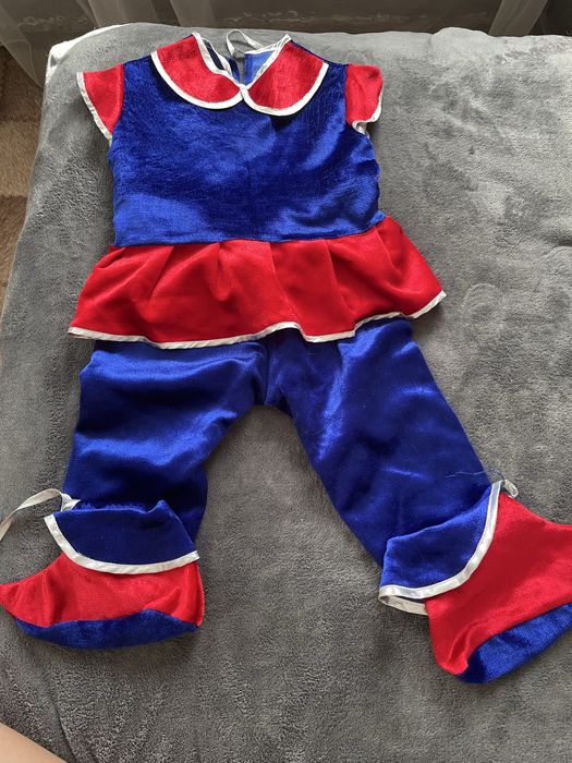 Продам костюмы детские.