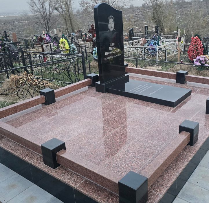 Гранитный комплекс памятник мемориал
