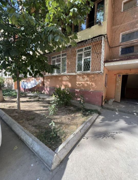 Сотилади Чилонзор 20 квартал 2 хонали