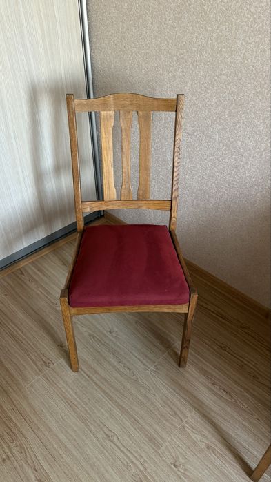 Отдам даром 6 стульев. 6 ta stulni bepul beraman.