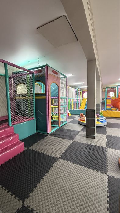 Продам карусели и лабиринт