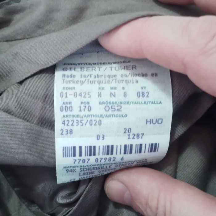 Costum barbatesc Hugo Boss