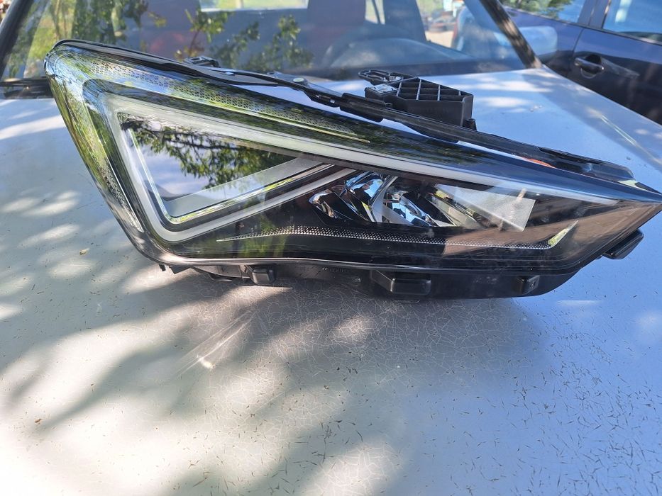 Десен Фар Ксенон За Seat Leon MK4 от 2020-2024 Година Сеат Леон МК4