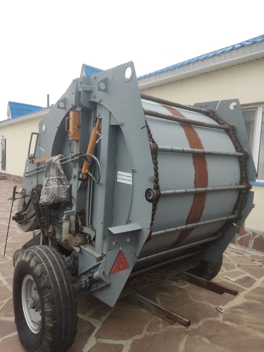 Рулонный пресс-подборщик Бобруйск ПРФ 145