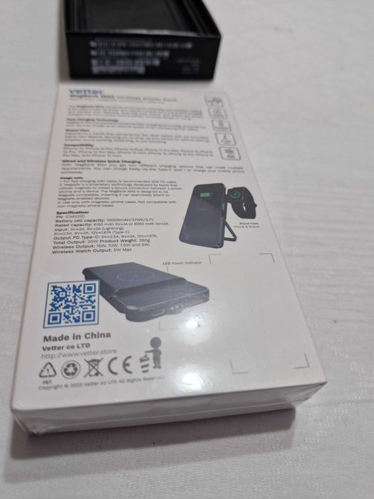MagBank MAX wireles power bank