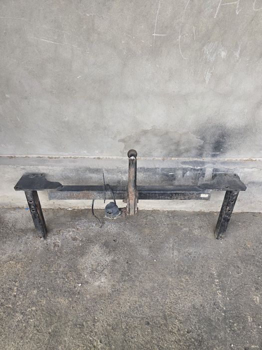 Фаркоп на Ауди 100 А6 С4 кузов.