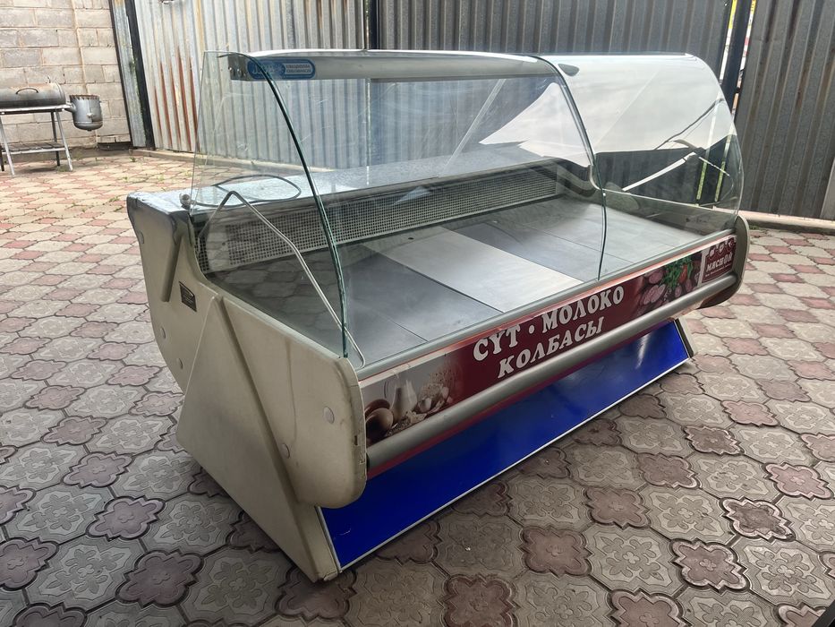 Продам витринный холодильник