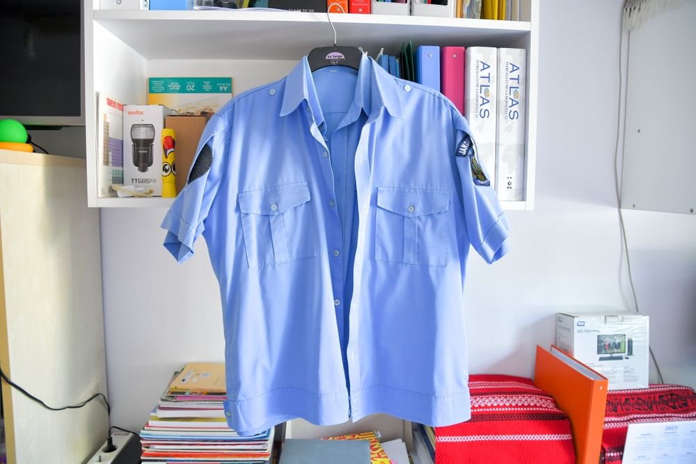 Pantofi de vară iarnă tricouri albastre cămăși jandarm