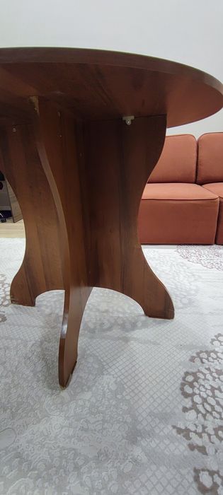 Круглый стол диаметром 90