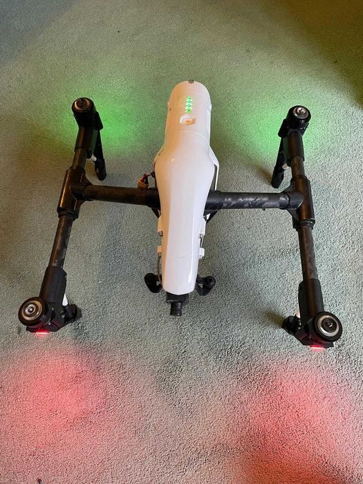 DJI Inspire 1 V2 X5 Camera 2 x Controllers + FPV & Monitor