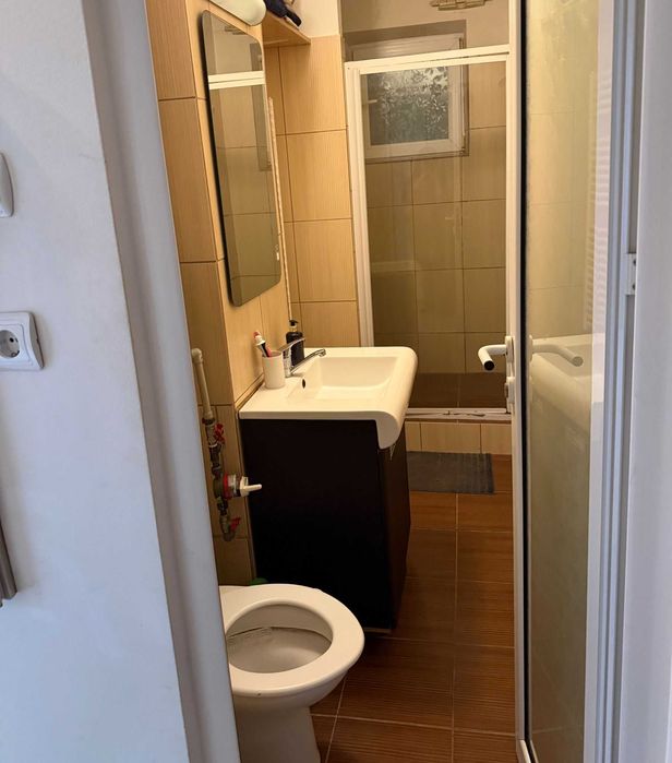 Închiriez garsonieră 33 m² zona Mega Mall, etajul 7/10,bloc cu lift.