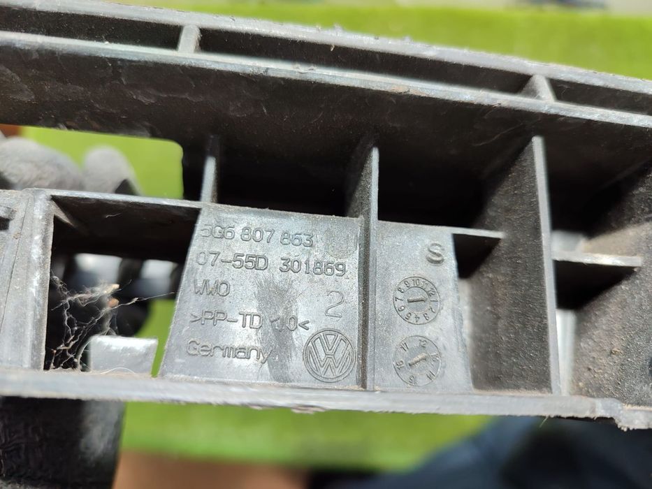 SUPORT BARA SPATE VOLKSWAGEN GOLF 6 1.4 TSI BENZINA 2013 COD OEM 5G6807863 / HATCHBACK 2012-2019