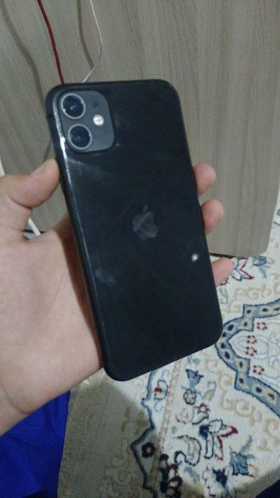 Срочно продам айфон 11.90тыс.идеяльно