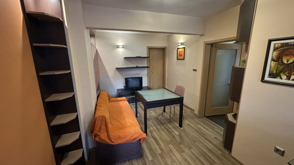 Дава се под наем Тристаен апартамент в Варна, ВИНС - 72 кв.м за 510 € - Снимка #1