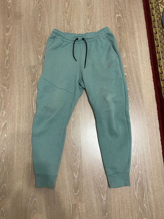Штаны оригинальные Nike Tech Fleece размер М