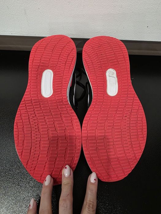 Оригинални маратонки Adidas