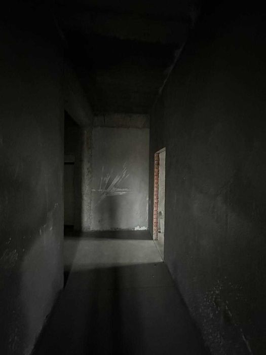 буюк ипак йули метро буз базар  с кадастром кирпич 95м2 по 1315 за м2;