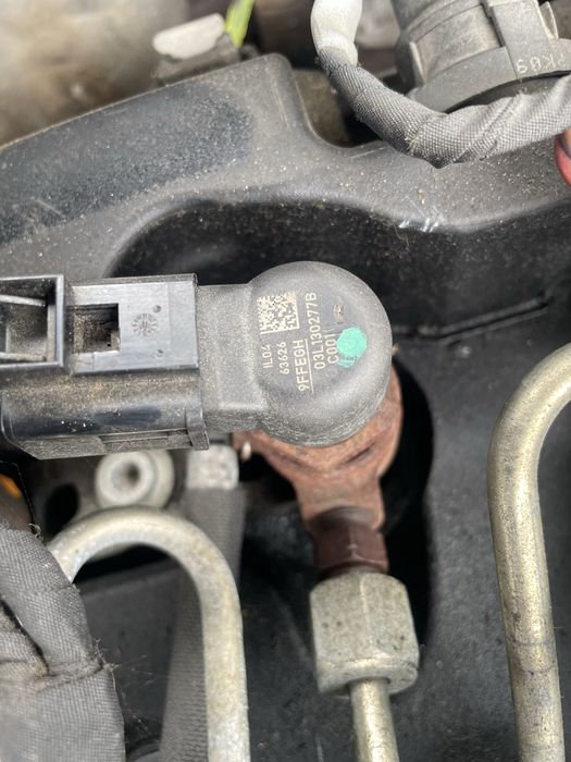 Injector Injectoare 1.6 tdi CAYC 03L130277B vw skoda seat audi