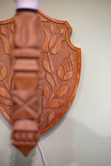 Lampă de perete din lemn