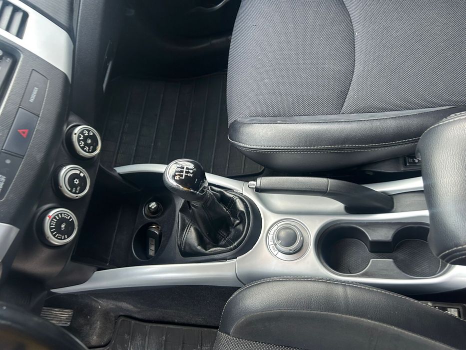 De vanzare Mitsubishi Outlander 4x4