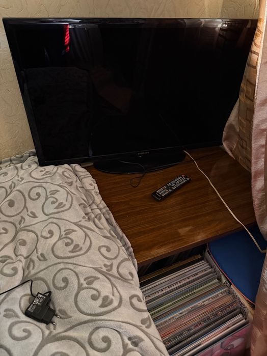 Кровать + столик