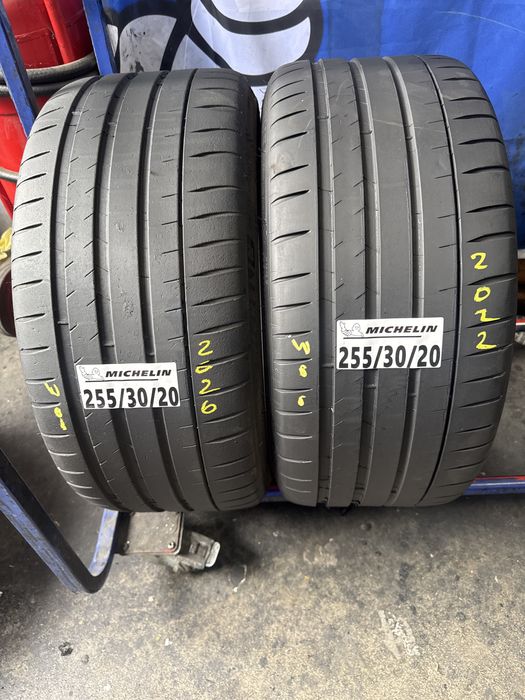 255/30/20 Michelin