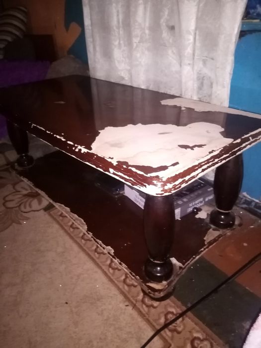 Стол срочно. Не шатается