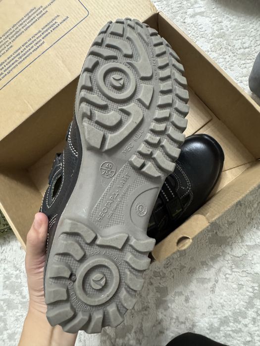 Полуботинки сандалии (композитные защитные носки)