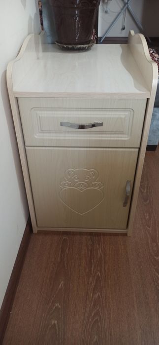 Детский кровать.