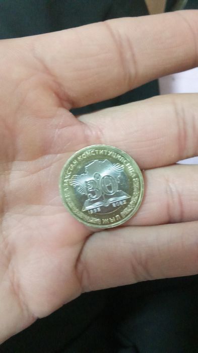 Продам монету срочно