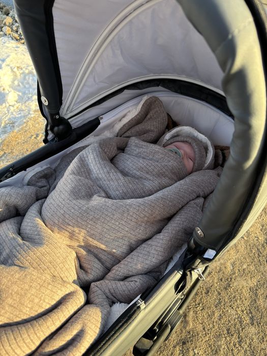 Продам конверт на выписку