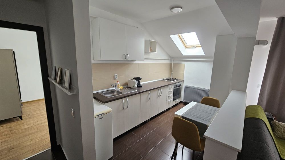 Apartament 2 camere, de inchiriat, parcare inclusă