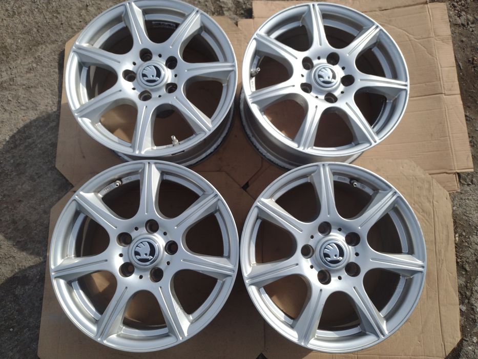 Перфектни CV3 15-5x112 ET45 6.5j Шкода Октавия 3