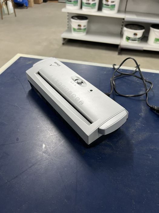 Машина за рязане на ненужна хартия