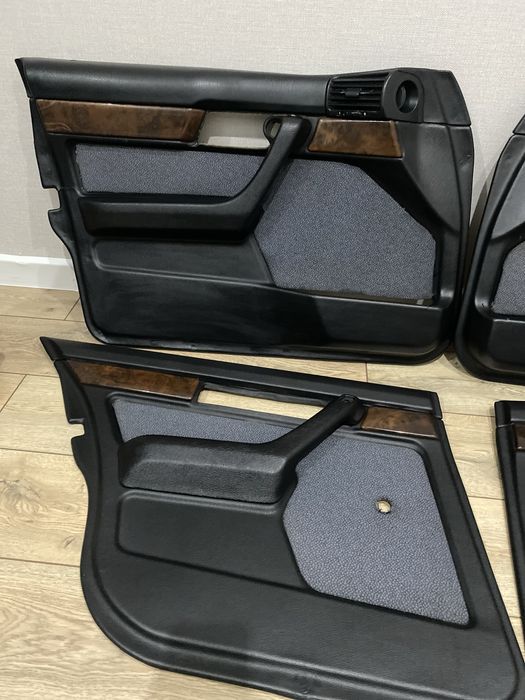 Дверные карты на бмв Е34 рест.