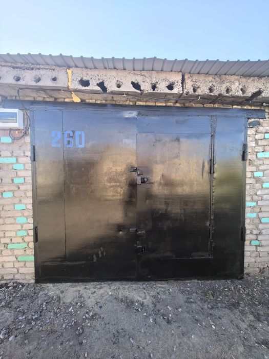 Продам три рядом стоящих теплых бокса