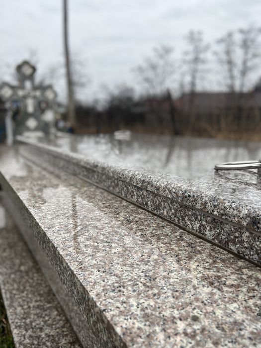 Monumente funerare Granit Jud Dolj