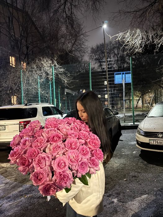 Сегодня подарили цветы продаю со скидкой