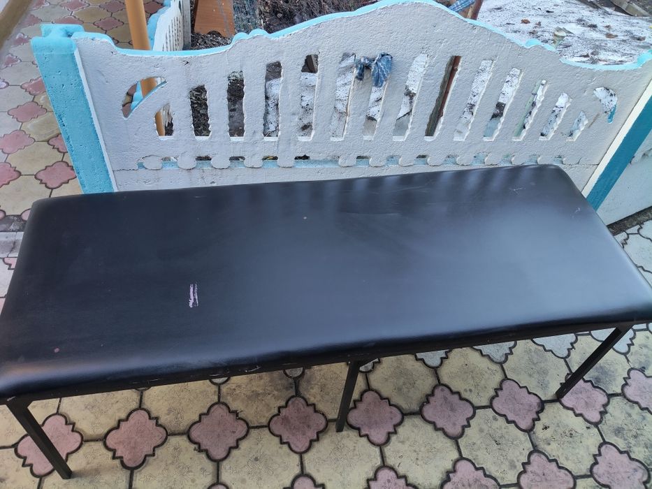 Продам кушетку не складную