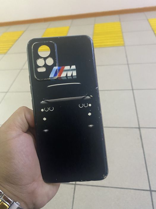 Vivo V21e 8+4/128gb продам