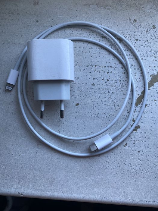 Продам комплект зарядников для Айфонов