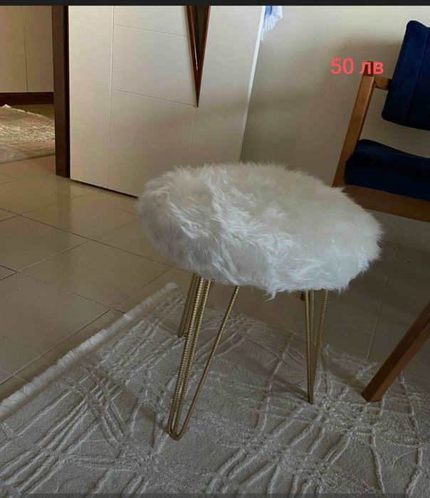 Табуретки с метални крака