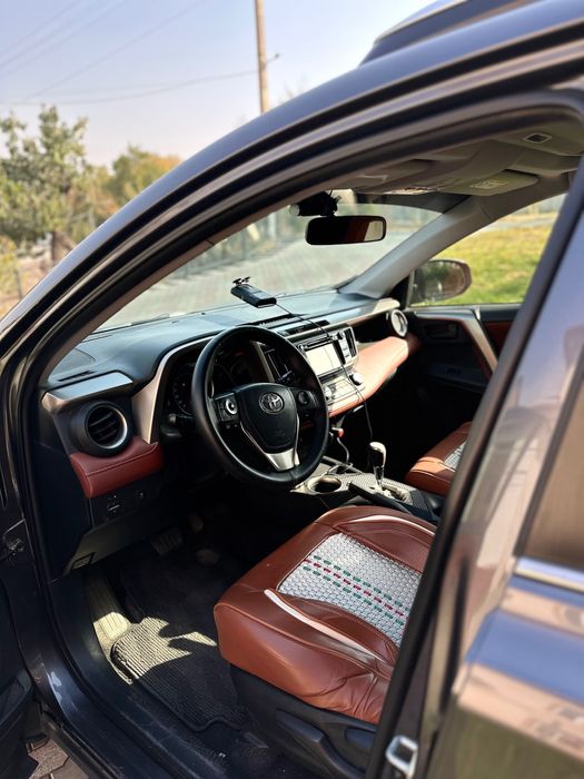 Toyota rav4 2015 UAE