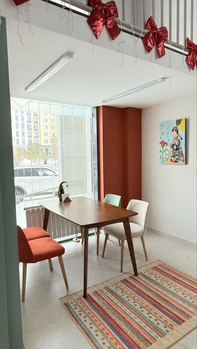 Продается шикарные столы и стулья