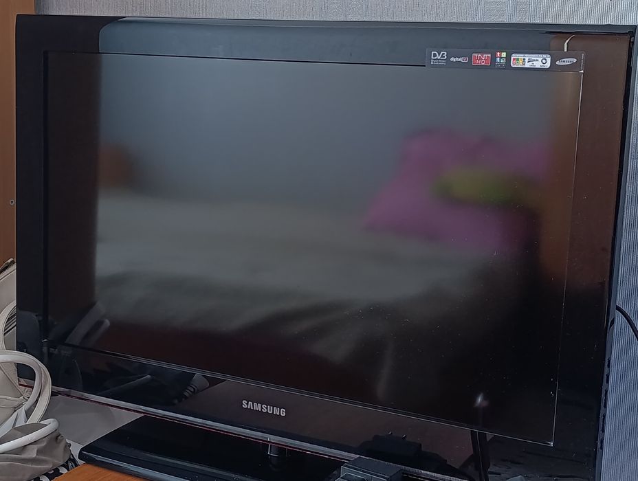 Full hd samsung телевизор.