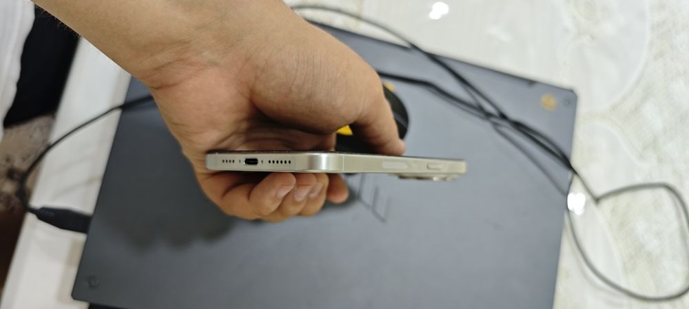 iPhone 15 pro max eSim