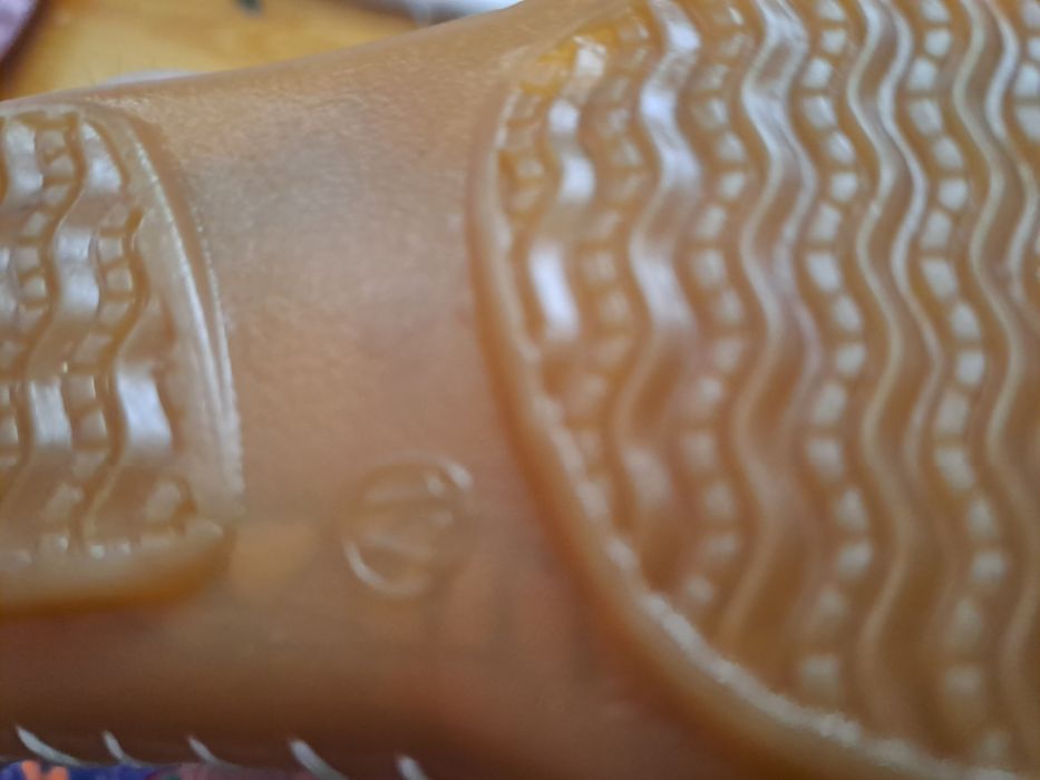 Янги турган кийилмаган болалар учун оёк кийим