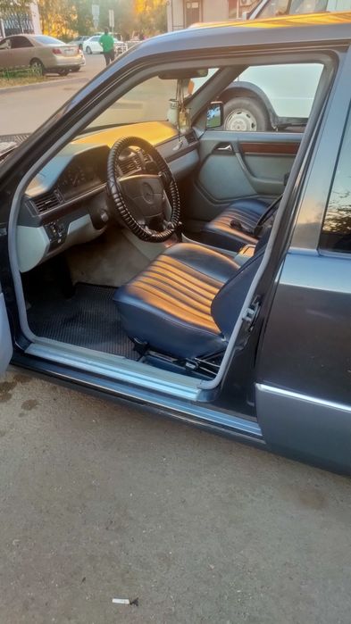 Продам Мерседес Ешка w124